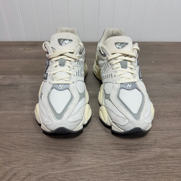 New Balance Cream and Gray Running Shoes - Picture 4 of 14